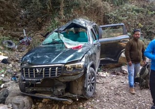 ਕਾਰ ਦੇ ਡੂੰਘੀ ਖੱਡ ਵਿਚ ਡਿੱਗਣ ਕਾਰਨ ਹੋਈ ਤਿੰਨ ਦੋਸਤਾਂ ਦੀ ਮੌਤ