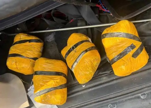 ਕਰੋੜਾਂ ਦੀ ਕੀਮਤ ਰੱਖਣ ਵਾਲੀ ਹੈਰੋਇਨ ਕੀਤੀ ਡੀ. ਆਰ. ਆਈ. ਨੇ ਬਰਾਮਦ