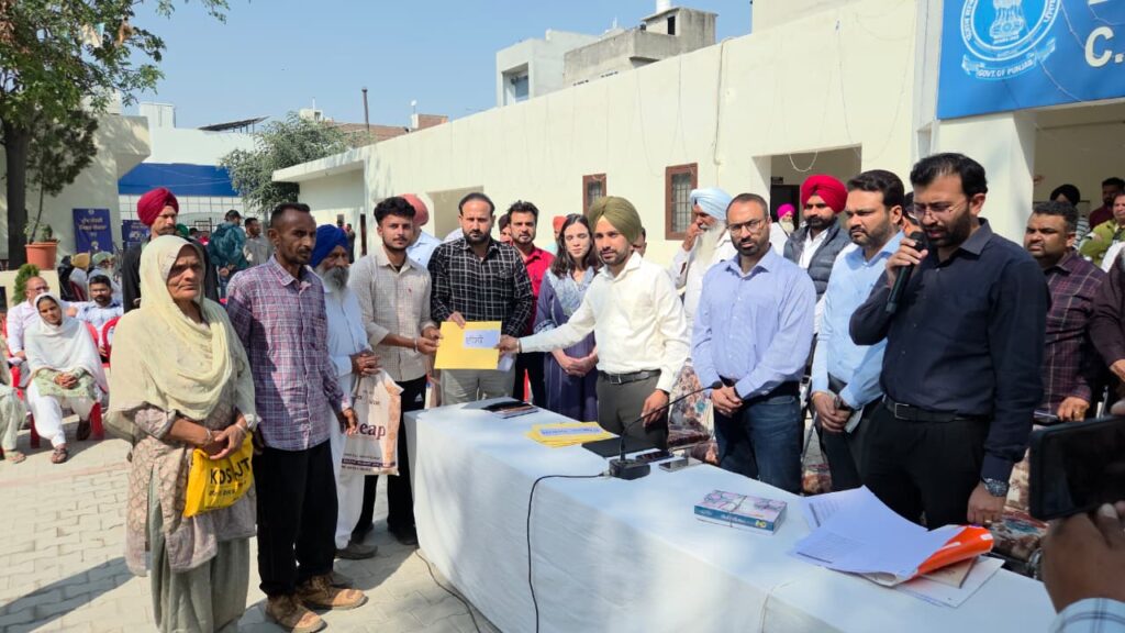 ਮੁੱਖ ਮੰਤਰੀ ਦੇ ਓ. ਐਸ. ਡੀ. ਨੇ ਵੰਡੇ ਮੁਆਵਜ਼ੇ ਦੇ ਮਨਜ਼ੁਰੀ ਪੱਤਰ