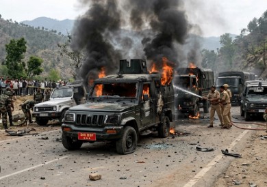 ਬੀ. ਐੱਸ. ਐੱਫ. ਦੇ ਡੀ. ਆਈ. ਜੀ. ਦੇ ਕਾਫਲੇ `ਤੇ ਹਮਲਾ ਕਰਕੇ ਵਾਹਨ ਸਾੜਿਆ