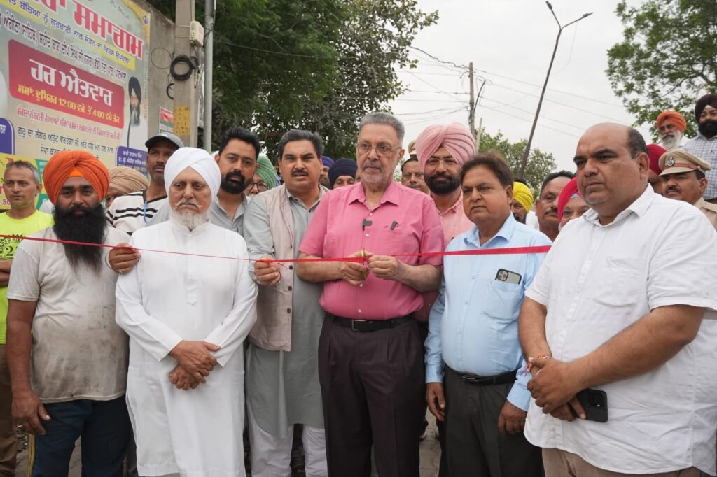 ਡਾ. ਬਲਬੀਰ ਸਿੰਘ ਨੇ ਰੱਖਿਆ ਸੜਕ ਦਾ ਨੀਂਹ ਪੱਥਰ