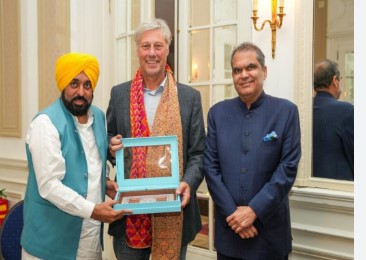 ਮੁੱਖ ਮੰਤਰੀ ਮਾਨ ਨੇ ਫਲੋਰਿਸ ਨੂੰ ਦਿੱਤਾ ਪੰਜਾਬ ਆਉਣ ਦਾ ਸੱਦਾ