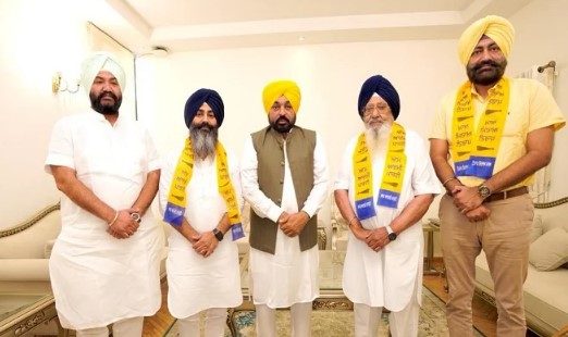 ਸ਼ੋ੍ਮਣੀ ਅਕਾਲੀ ਦਲ ਦੇ ਵੱਡੇ ਆਗੂ ਹੋਏ ਆਮ ਆਦਮੀ ਪਾਰਟੀ ਵਿਚ ਸ਼ਾਮਲ